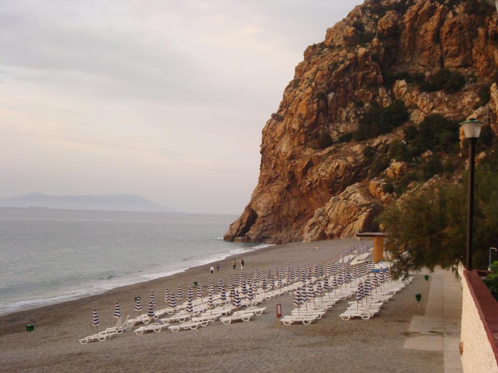 Hotel I Muci Gioiosa Marea Exterior foto